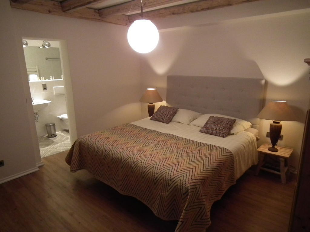 Hotel Cafe Del Maar Schalkenmehren Bilik gambar